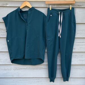 FIGS Women's Caribbean Blue Jogger Scrub Set - Top & Pants